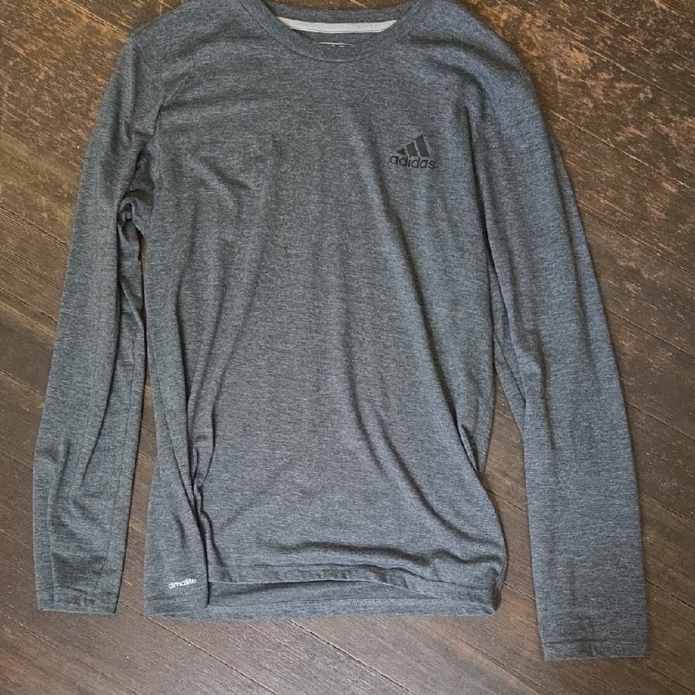 Adidas Gray Long Sleeve Tee for Versatile Comfort